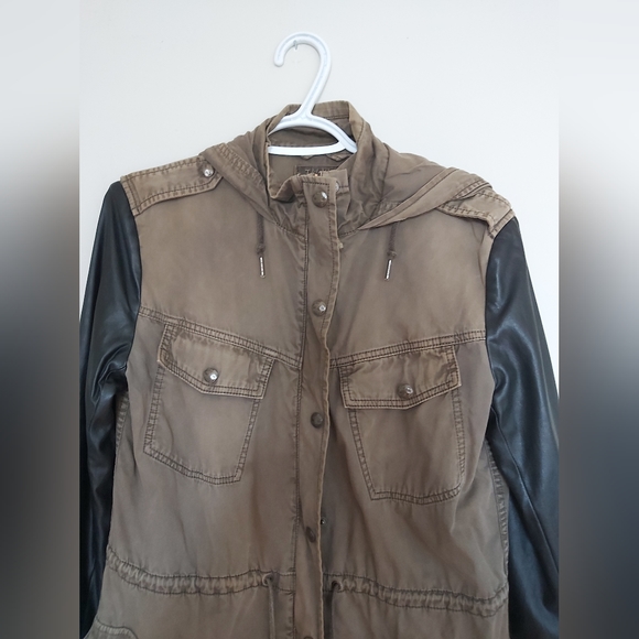 Vintage Aritzia/Talula Cargo Jacket - Picture 8 of 8